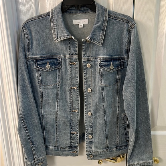 NWT New Directions Women's Distressed Denim Jacket SZ M - Picture 1 of 6